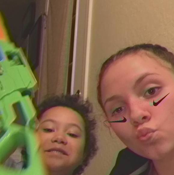 Meet your Posher, Evalynn - Picture 1 of 1